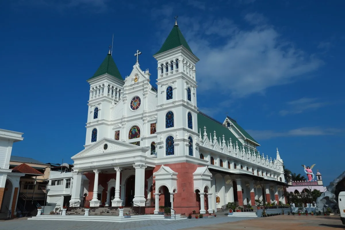 Front view of St. Mary's Forane Church, Chalakudy